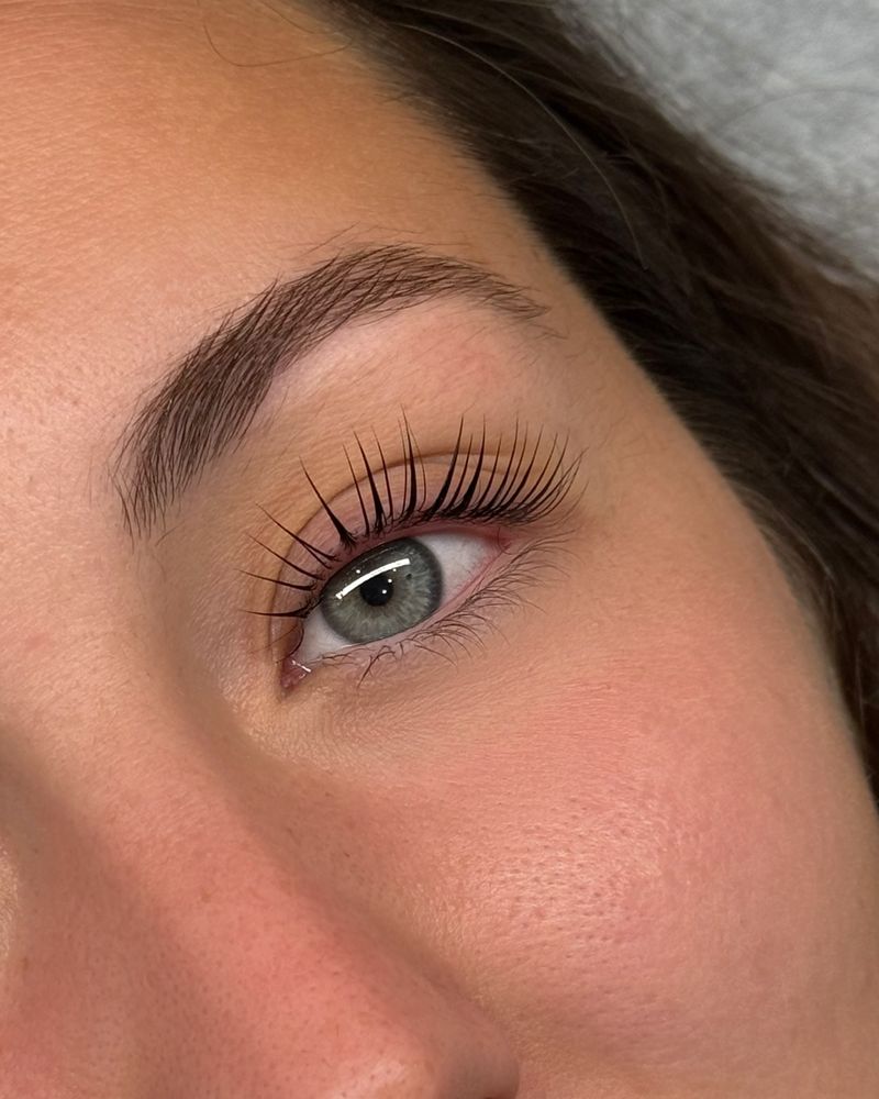 Privihane trepalnice po lash liftu